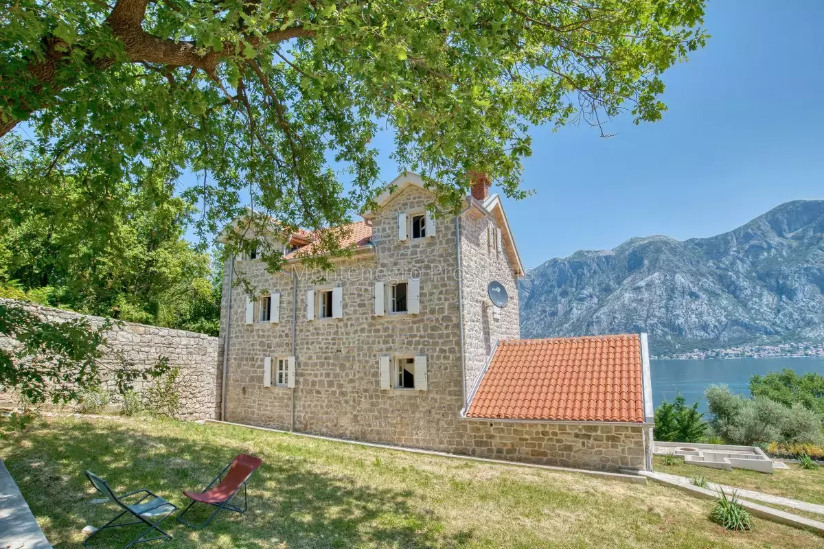 14120 villa prcanj jerovitza 1 of 1 43 1200x800