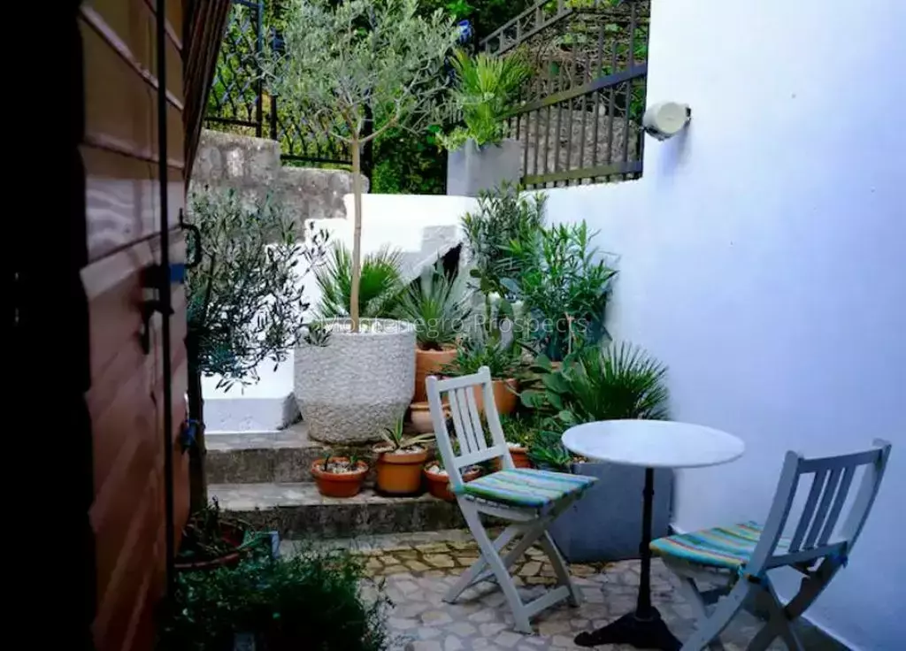 Stylish one bedroom apartment with stunning views perast 13763 10 1024x736