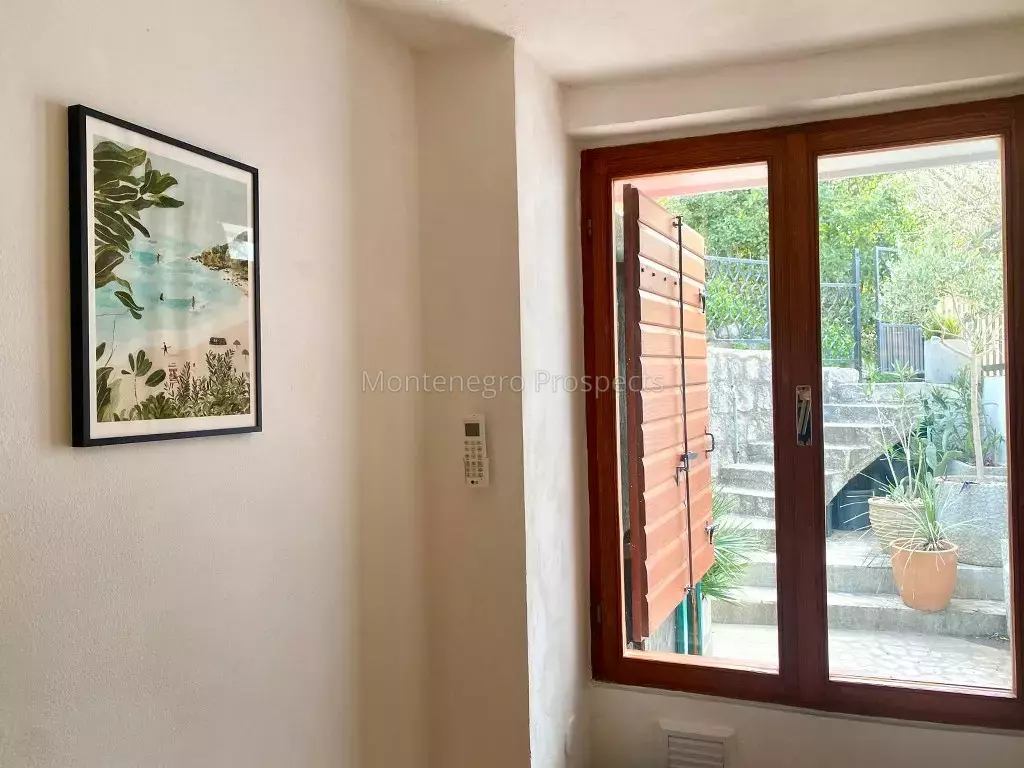 Stylish one bedroom apartment with stunning views perast 13763 11 1024x768