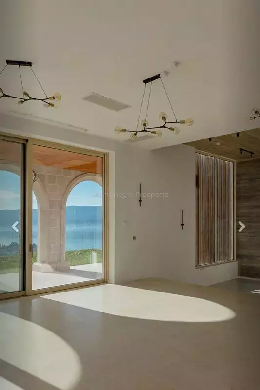 12697 vila lux 18 533x800