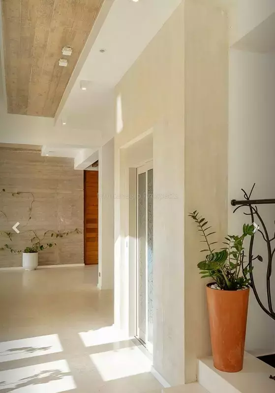 12697 vila lux 19 559x800