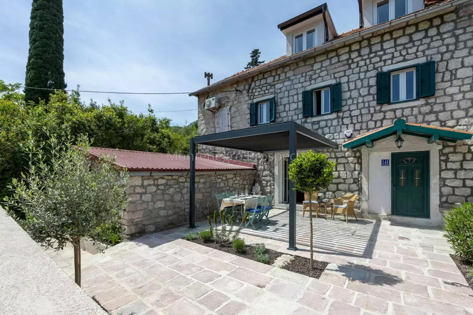14167 stone house in kamenari 11 1575x1050