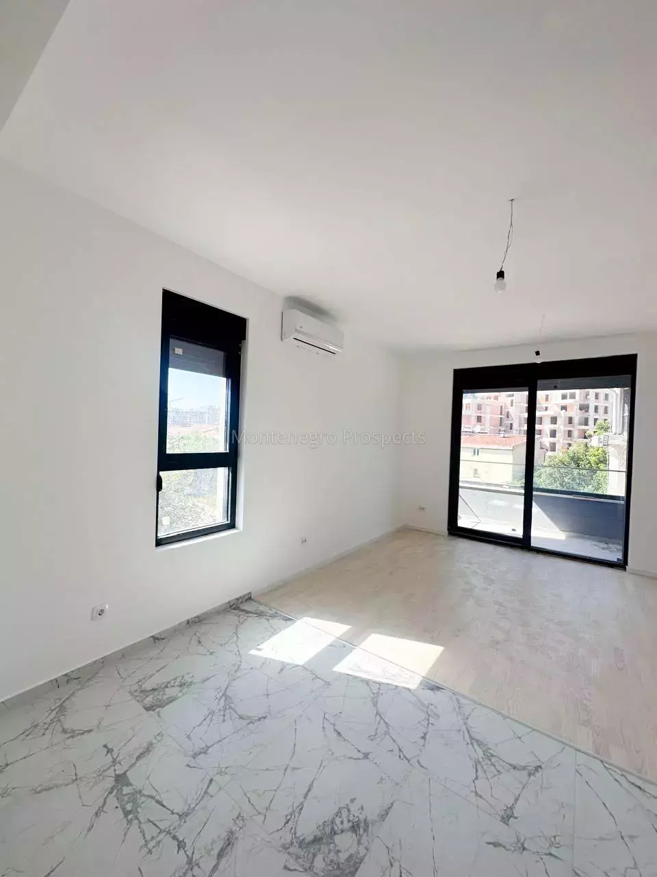 J10218 3