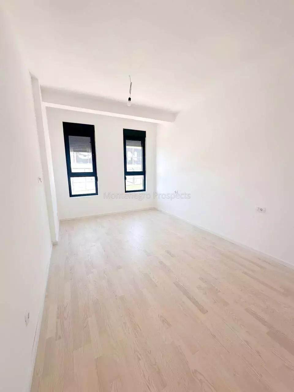 J10218 4