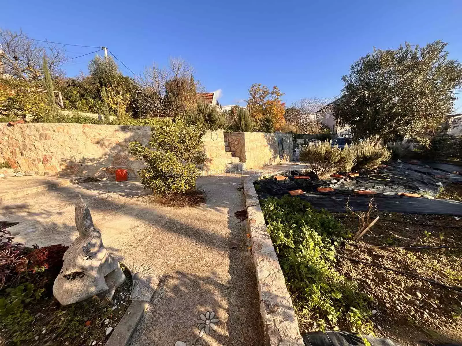 94327 8