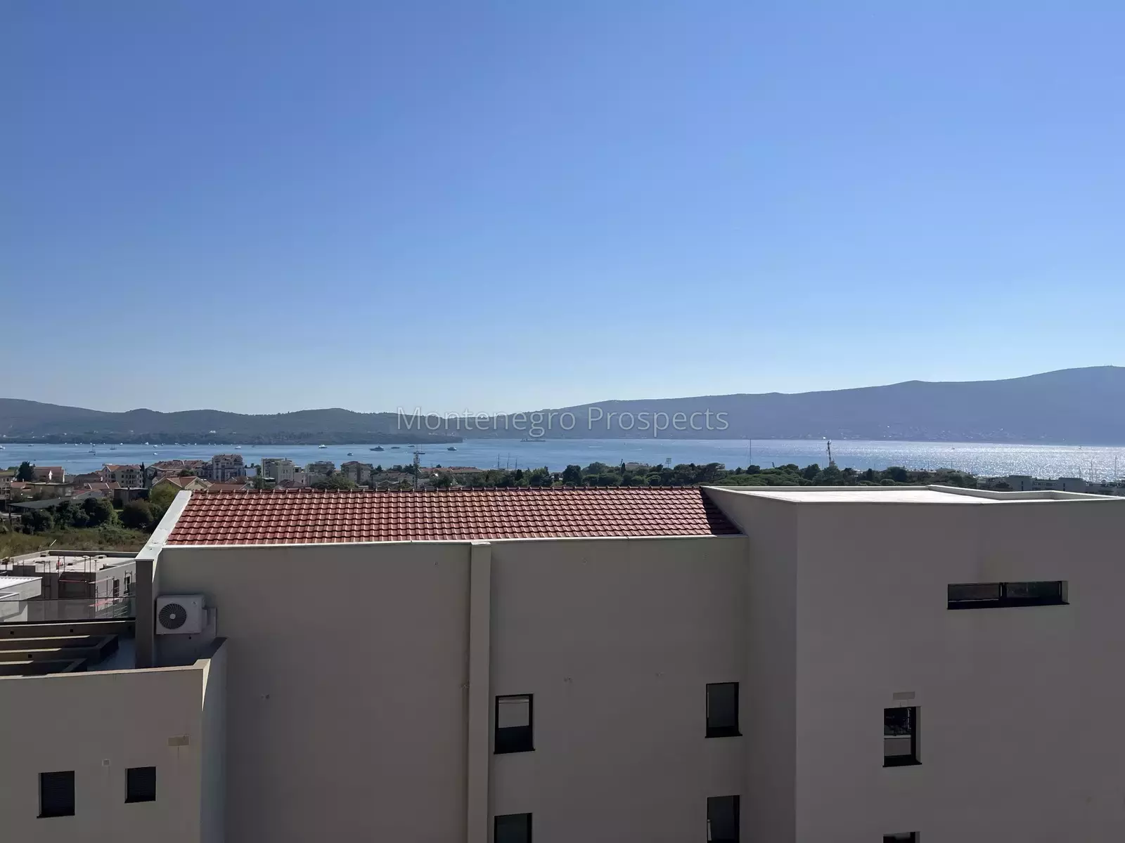 Two bedroom apartment with sea views in tivat 13857 7