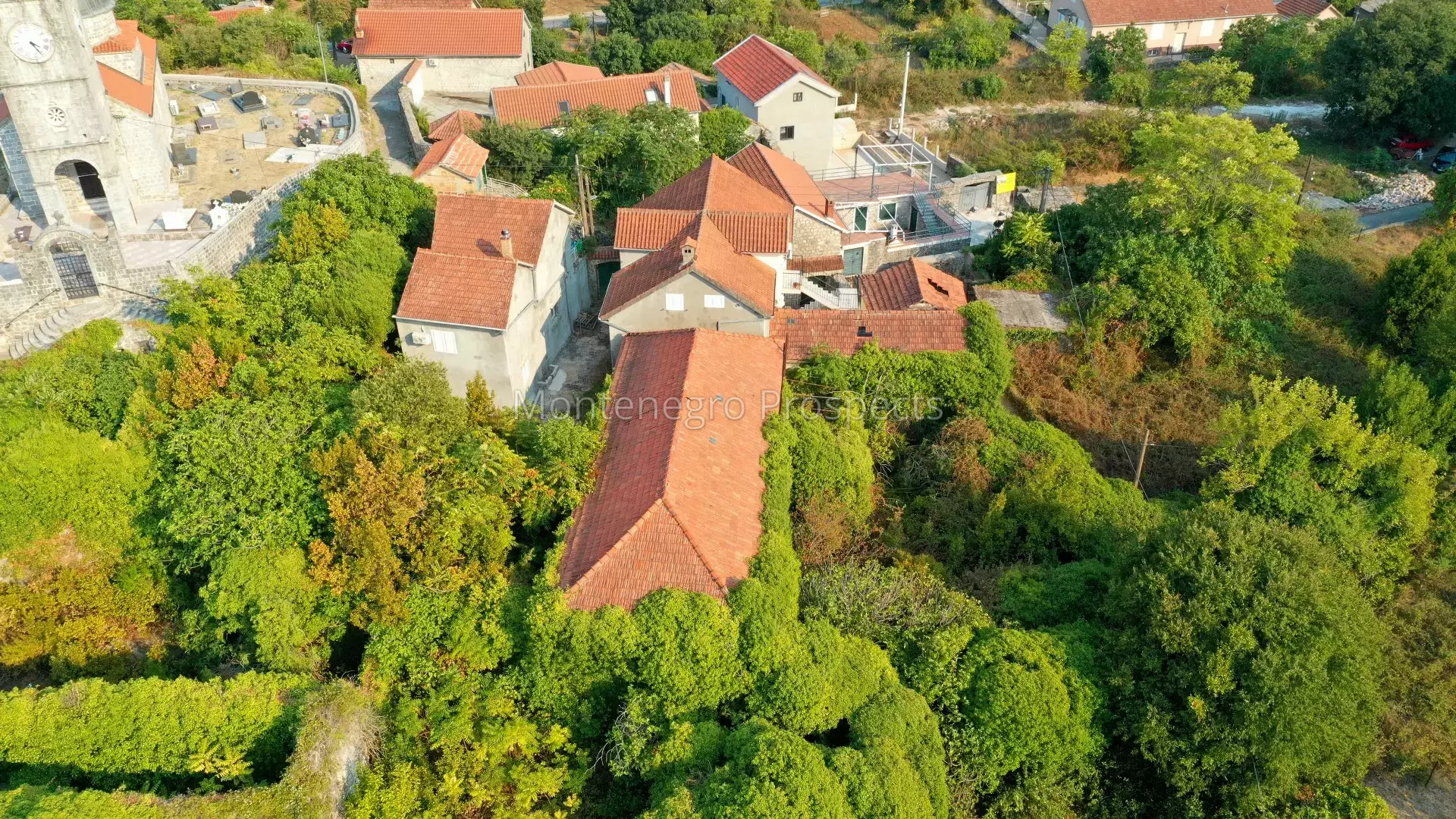 14198 radovici stone house 8