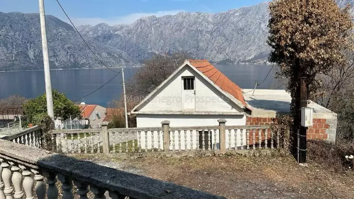 House for renovation prcanj 3 800x450