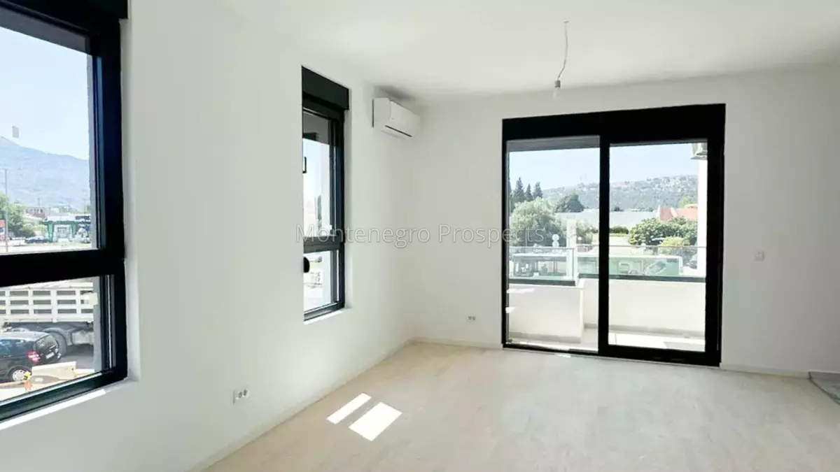 J10218 1