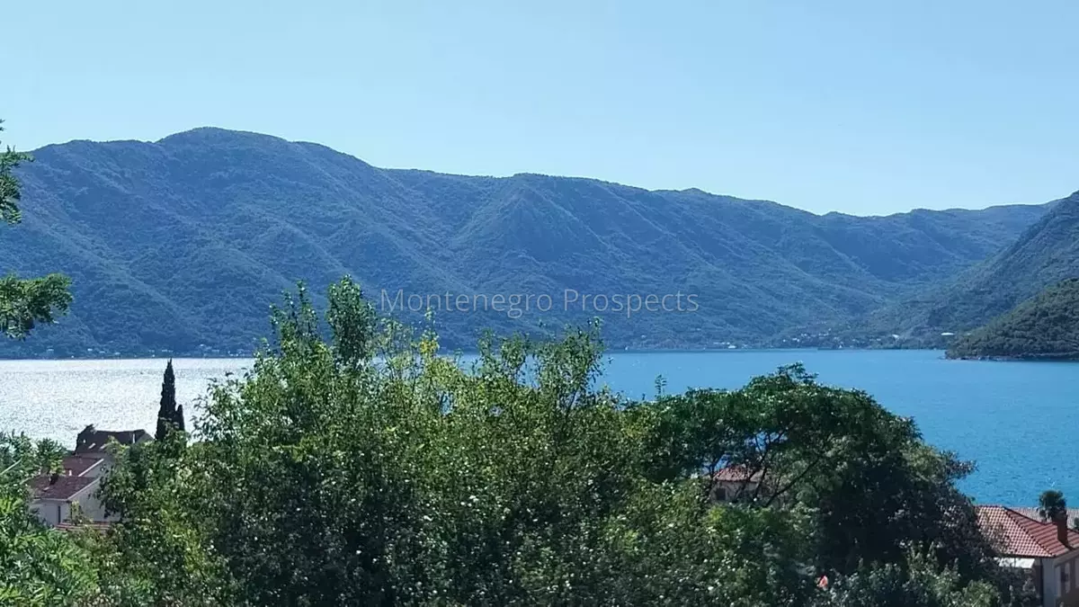 Spacious two bedroom apartment minutes away from the sea risan 13831 9