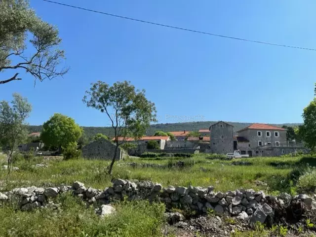 14073 mrkovi stone house 1