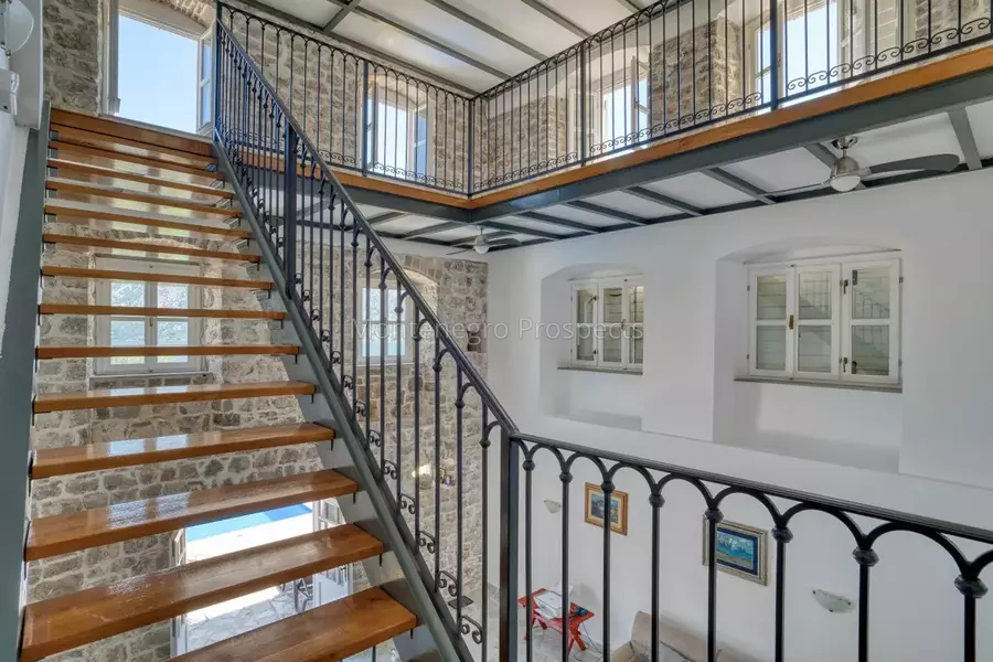 14120 villa prcanj jerovitza 1 of 1 48 1200x800
