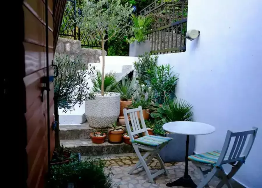 Stylish one bedroom apartment with stunning views perast 13763 10 1024x736