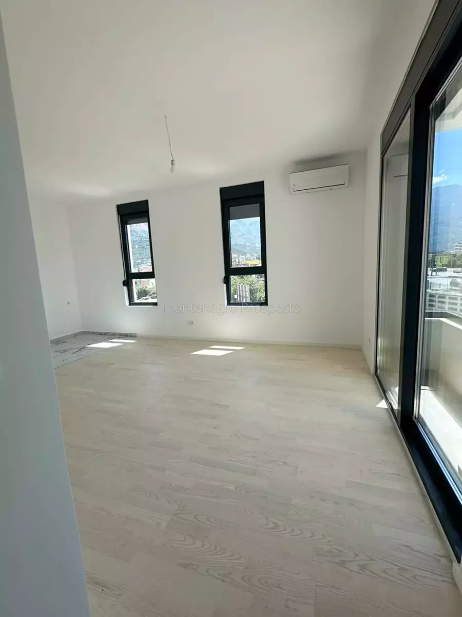 J10218 6