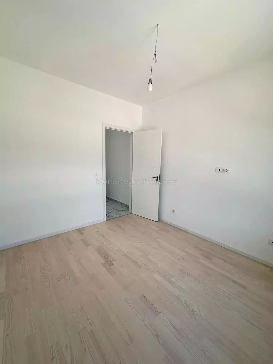 J10218 9