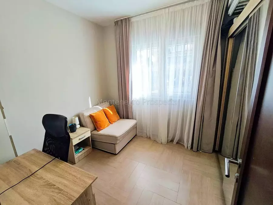 Three bedroom apartment for sale in dobrota   70 m from the sea 13838 7
