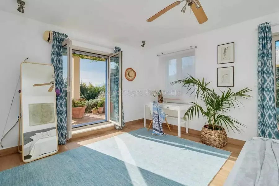 Two bedroom house with beautiful garden in kavac kotor bay 13849 20