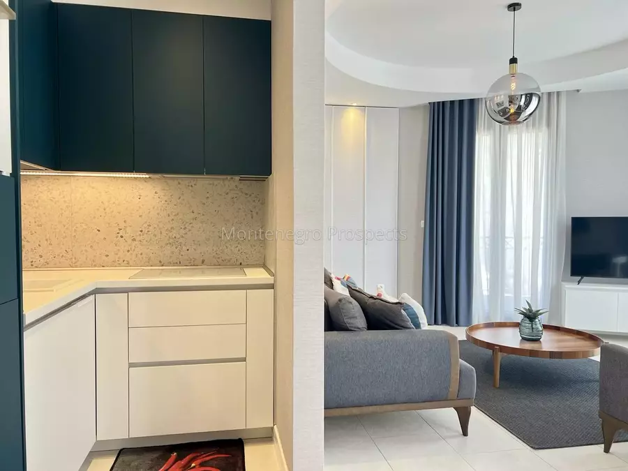 Stylish one bedroom aparmtent in excellent location tivat 13863 2