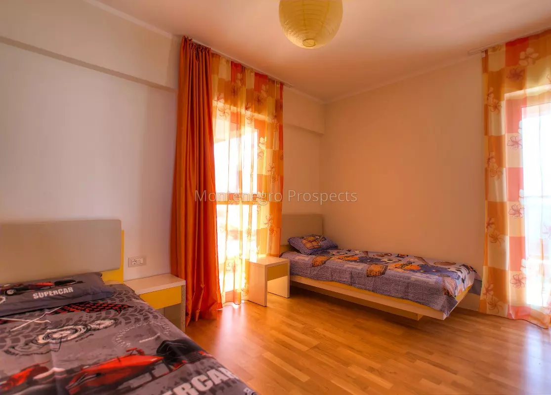 Kvartira s tremja spalnjami v yk harmoniji 12501 3 1115x800