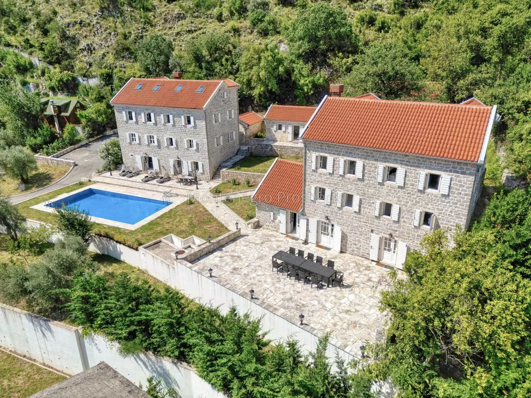 14120 villa prcanj jerovitza 1 of 1 78 1067x800