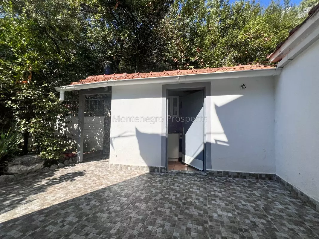 House for sale in orahovac 1 of 1 5 1067x800