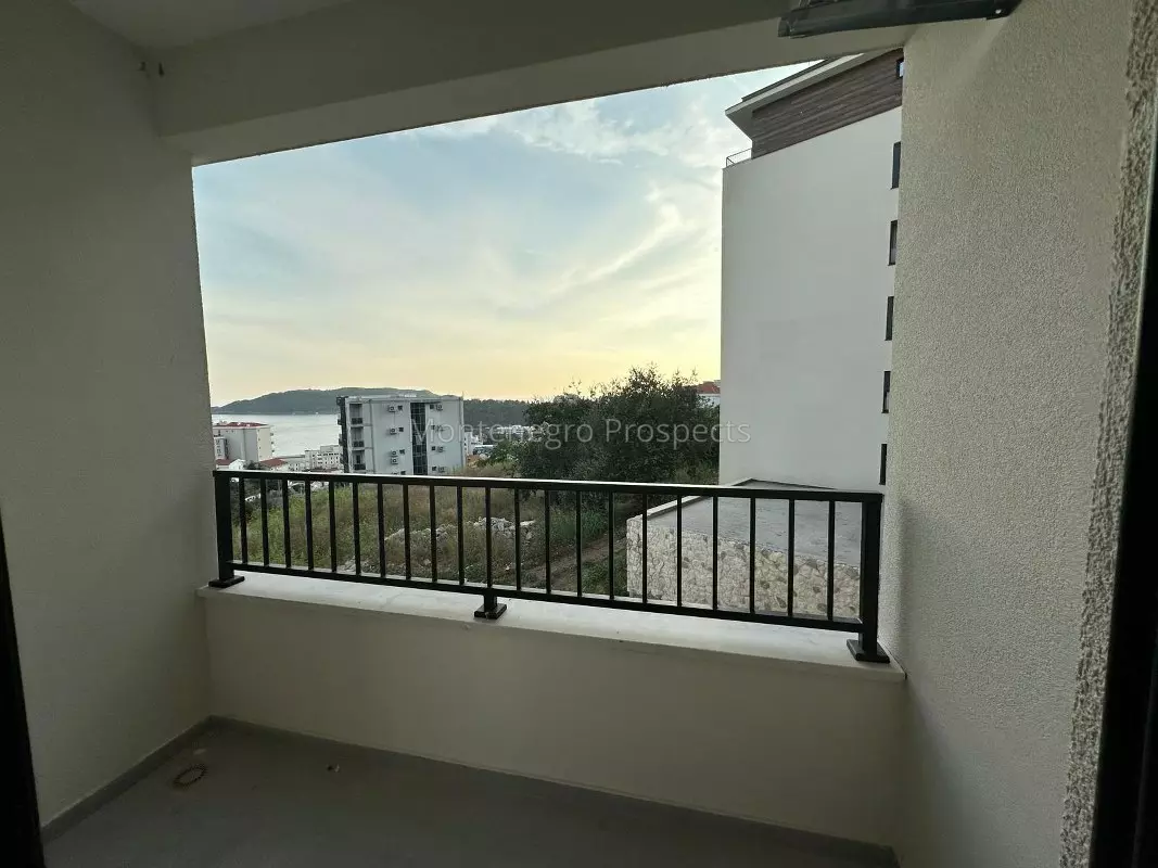 12567 stan becici 8 1067x800