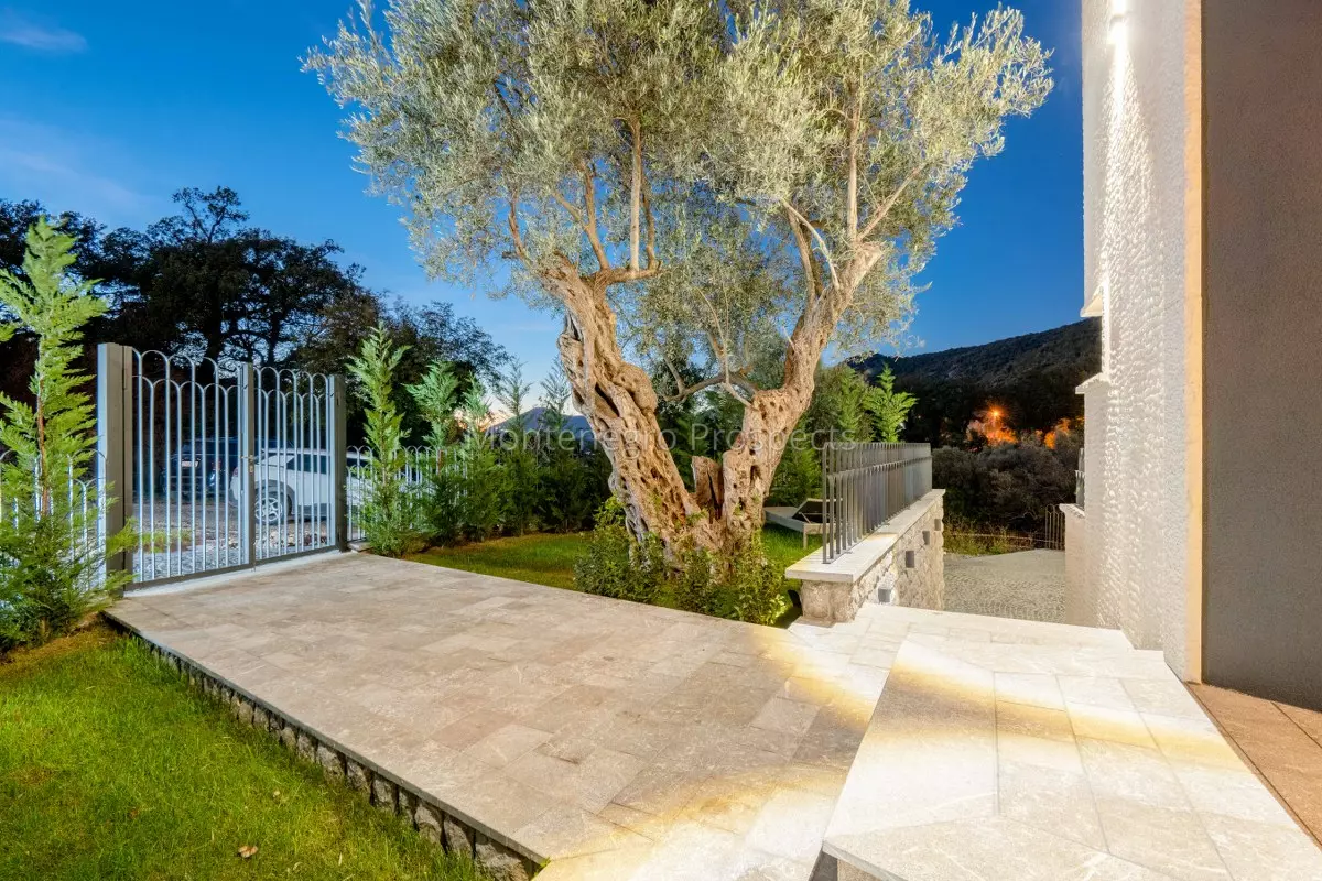 12670 vila kamenovo 13 1200x800