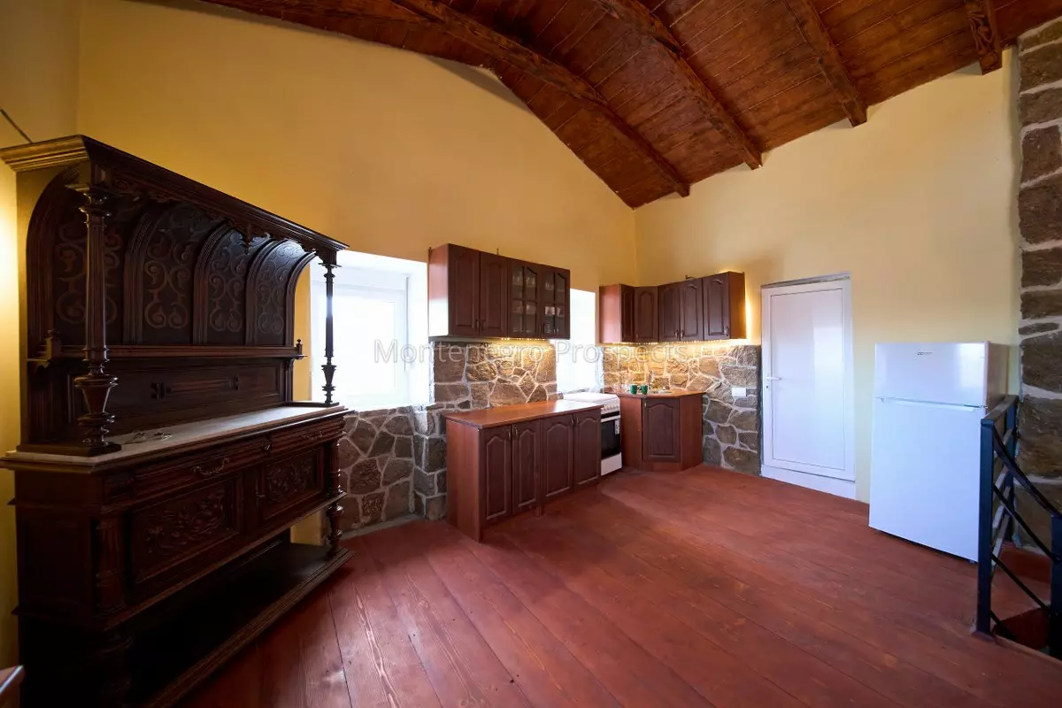 77040 kuca cetinje budva 16 1200x800