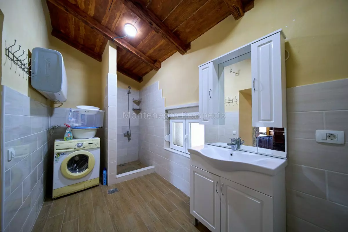 77040 kuca cetinje budva 18 1200x800