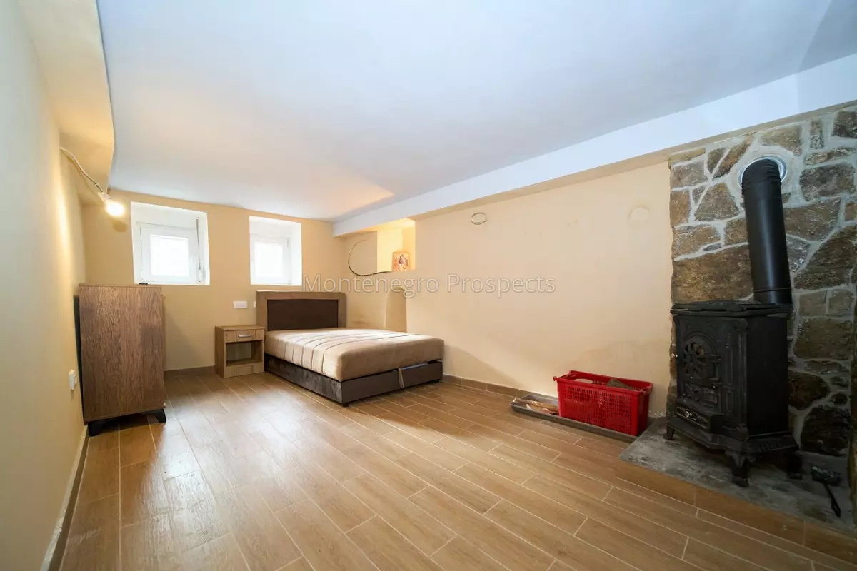 77040 kuca cetinje budva 24 1200x800