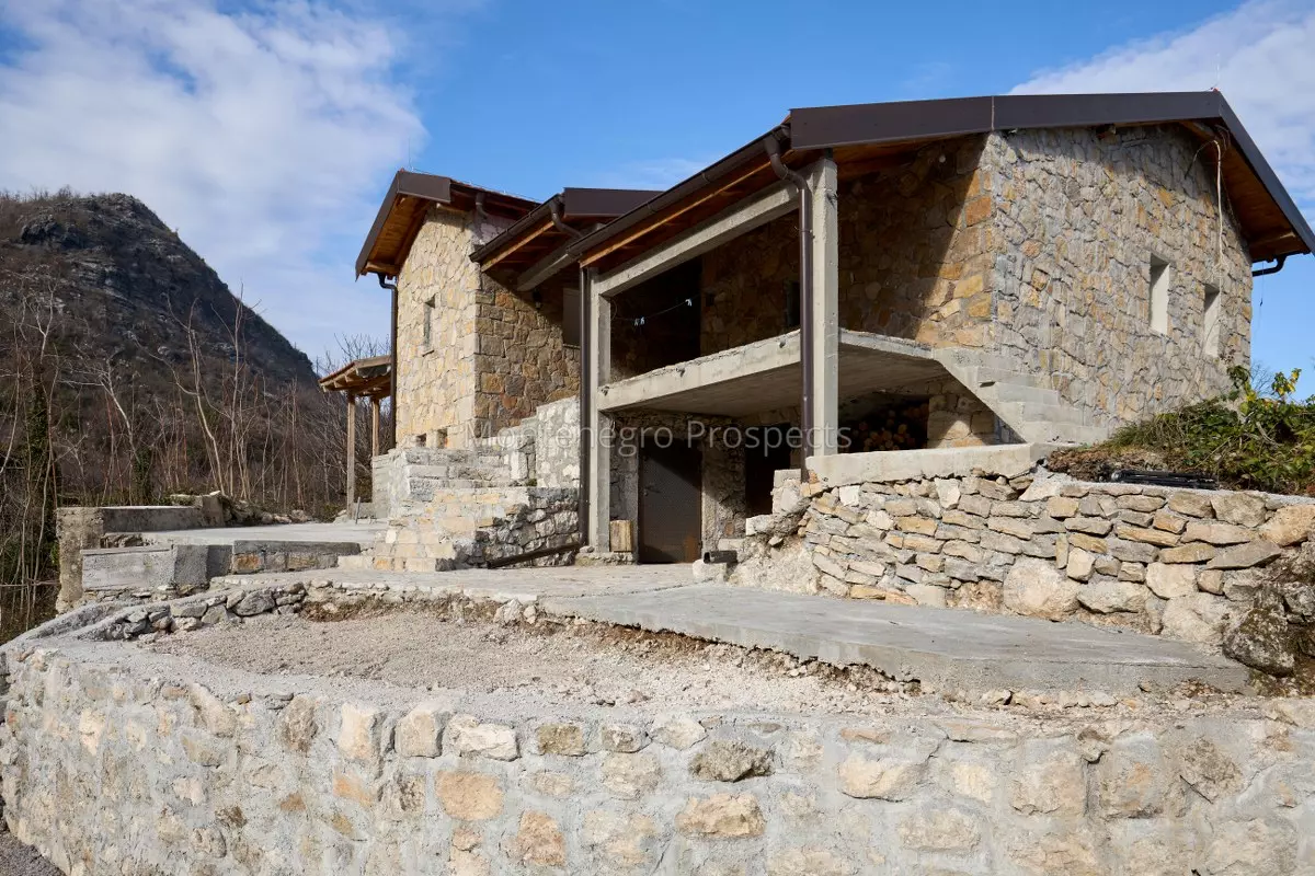 77040 kuca cetinje budva 8 1200x800