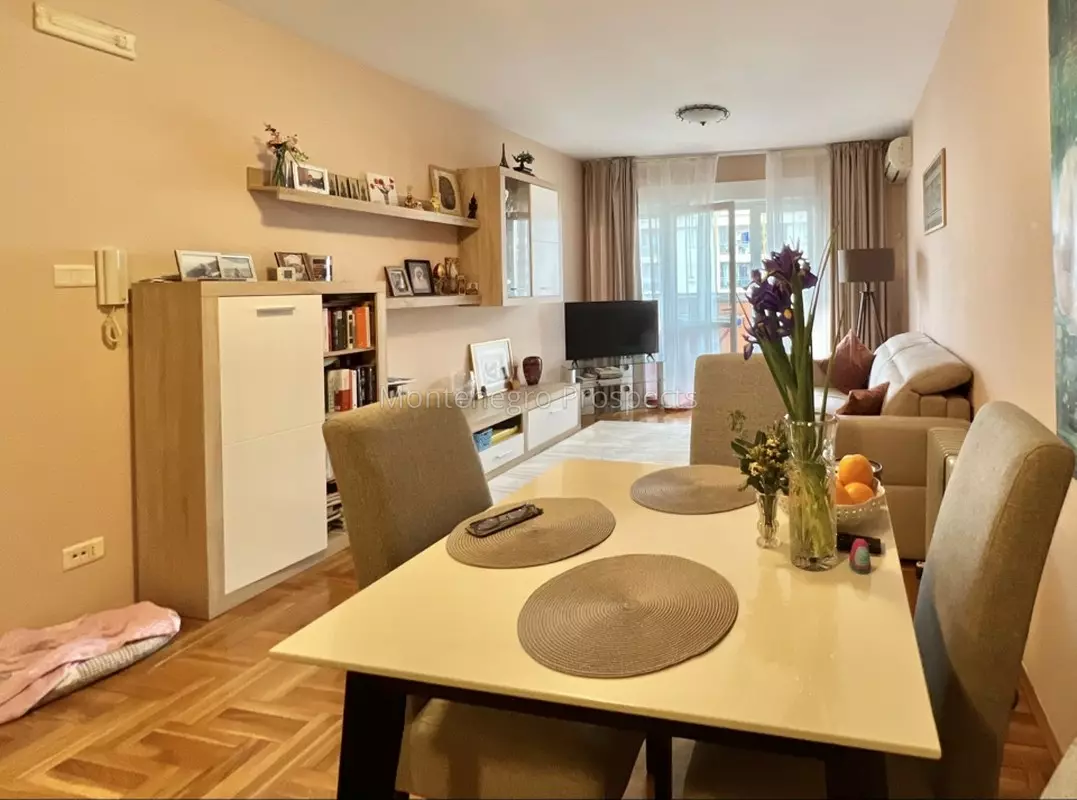 12700 stan u baru 13 1077x800