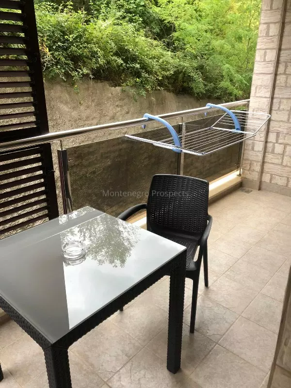 12730 becici 19 600x800