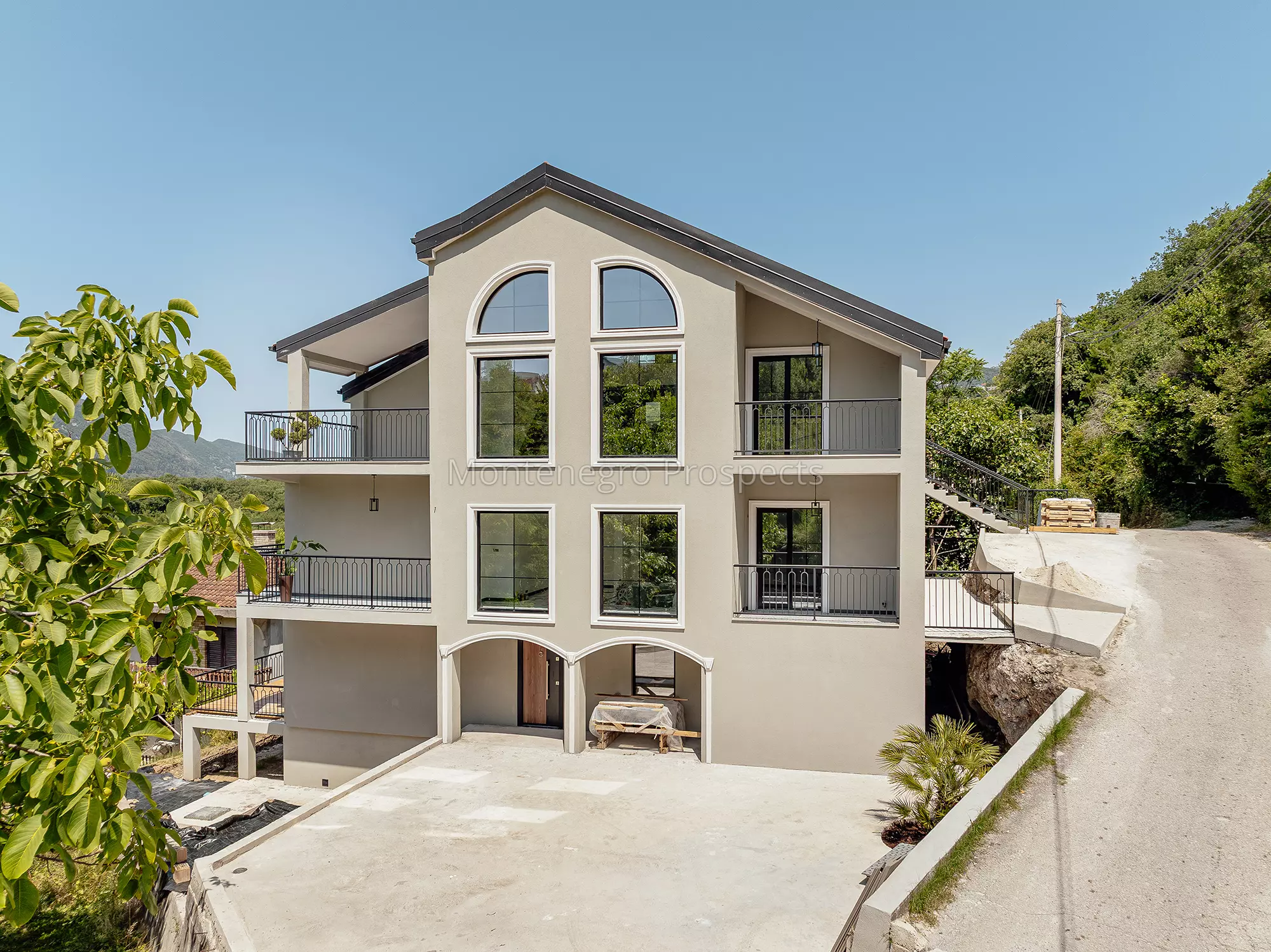 4. house photo