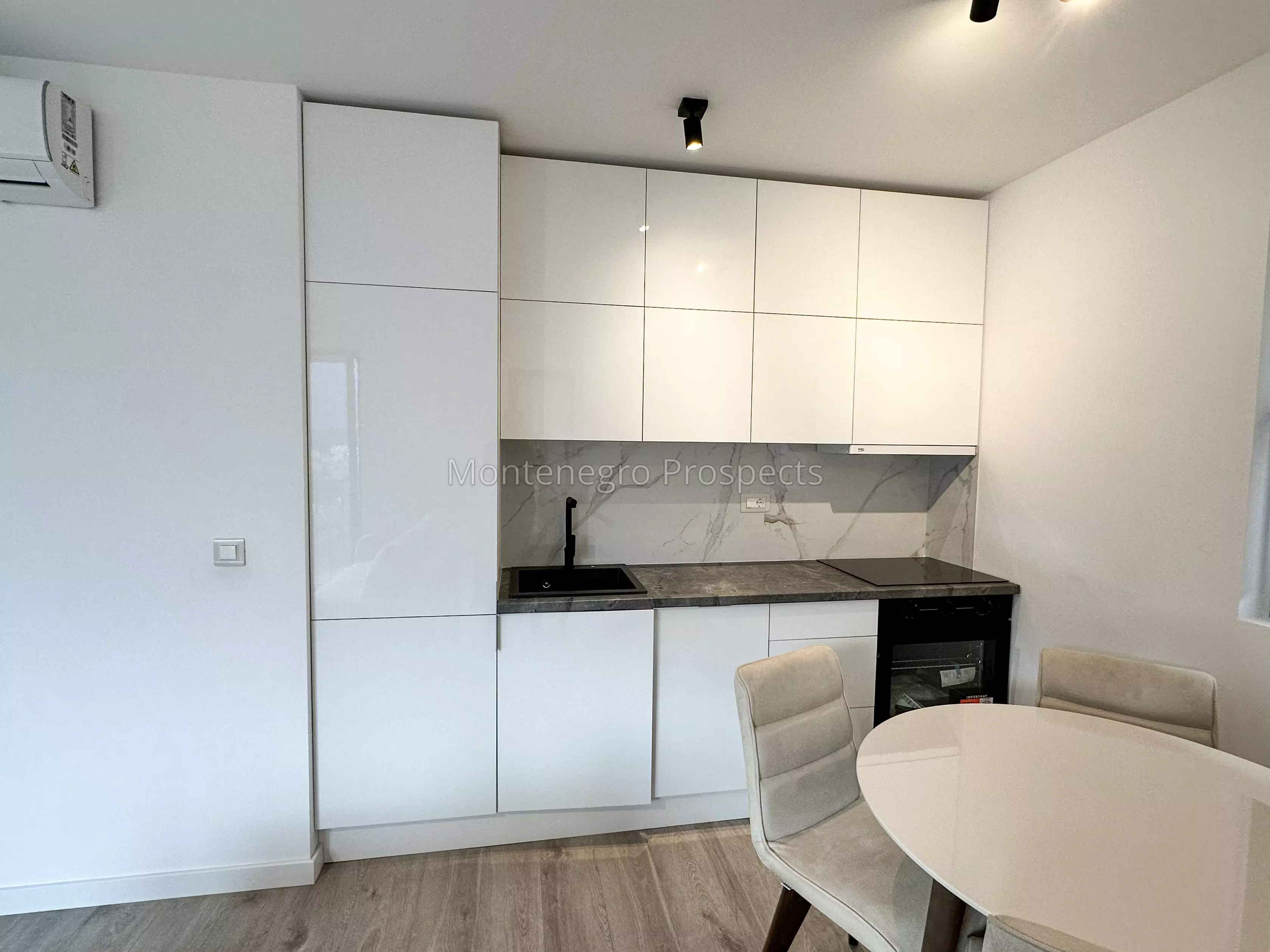 13828 apartment for sale in dobrota 10