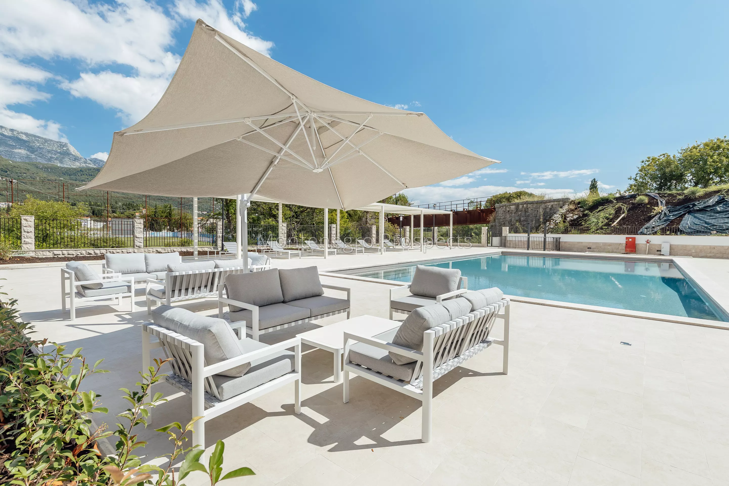 18028 riverside apartments 18