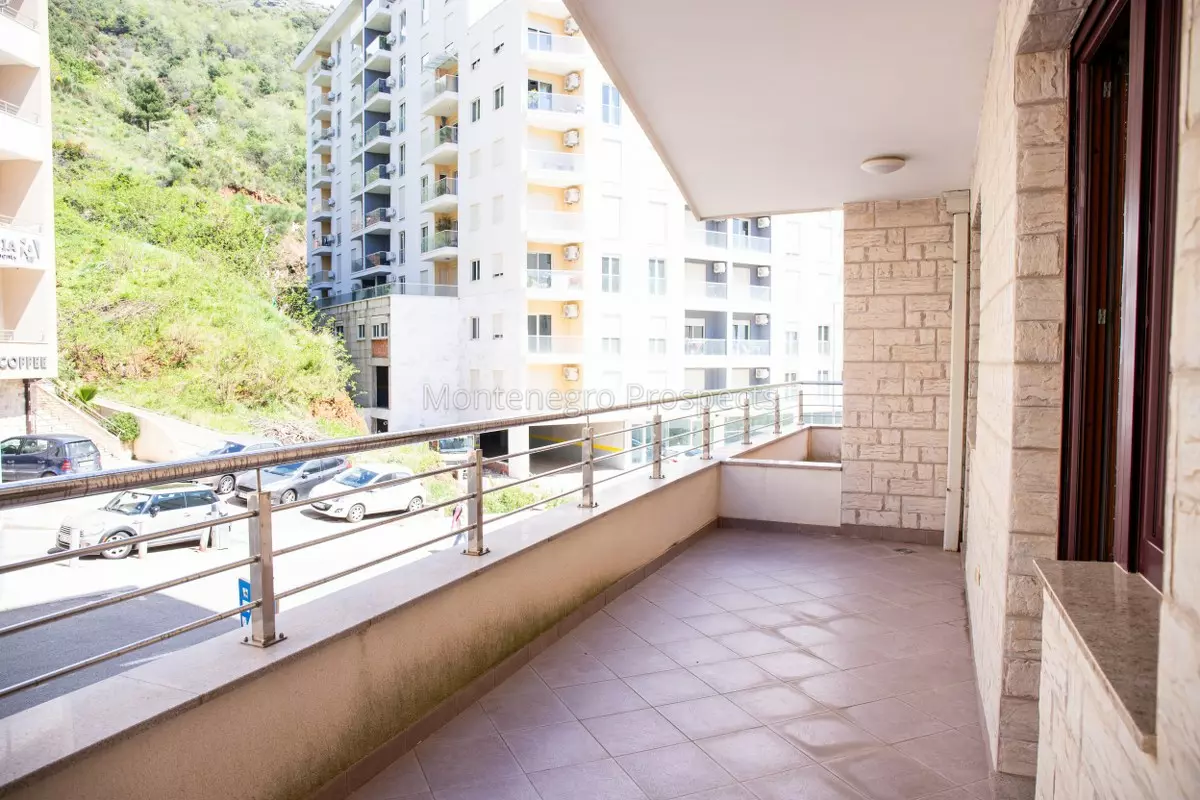 12703 becici an 2 1200x800