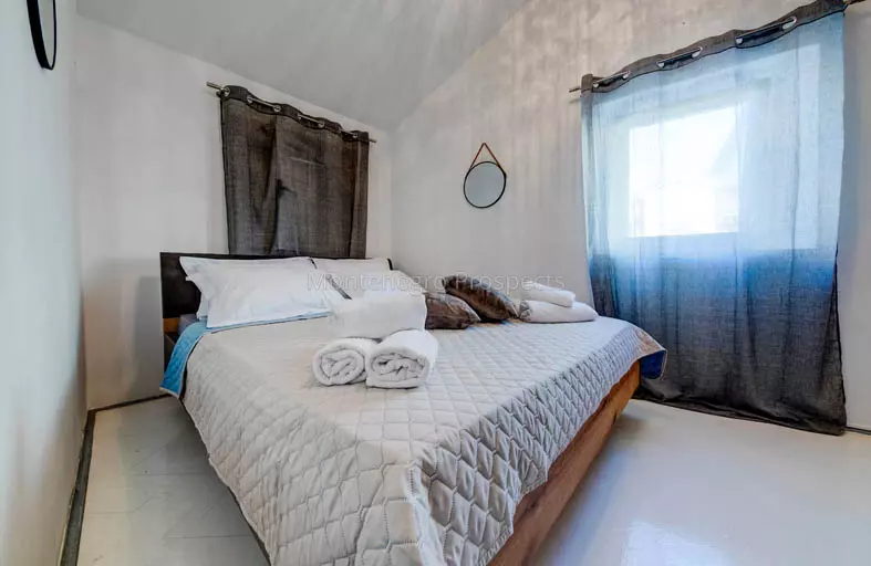 12749 budva old town 1