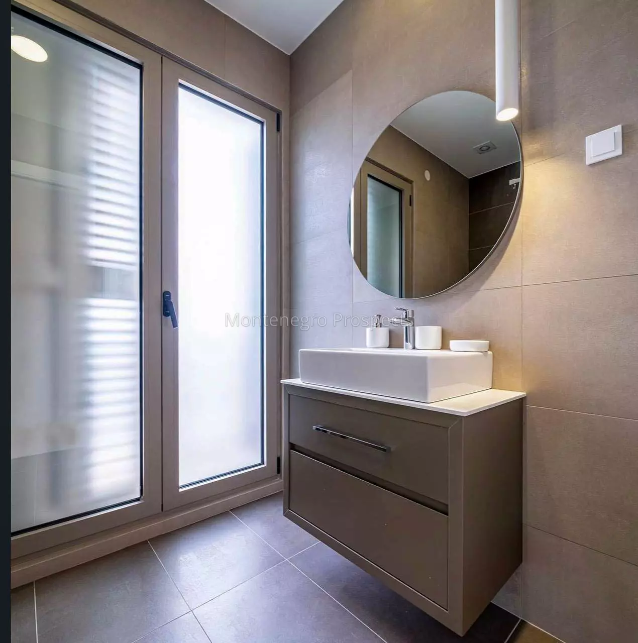 14186 apartment next to porto montenegro 2