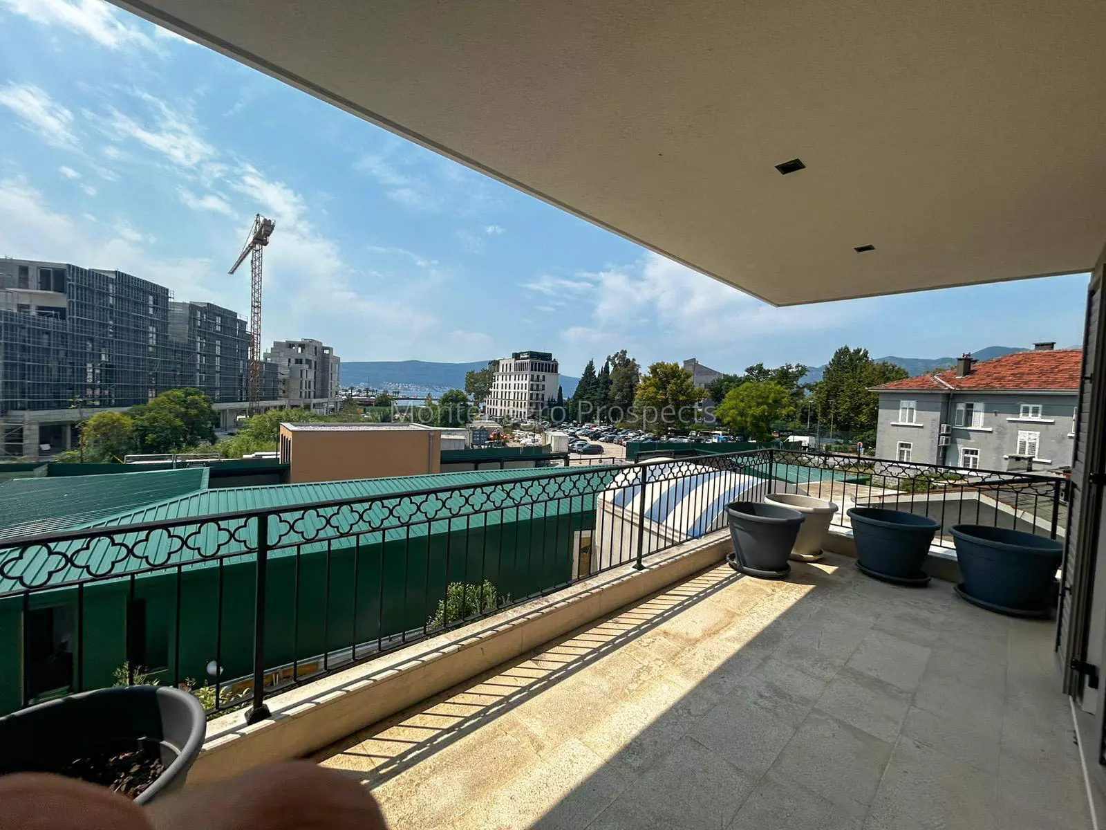 14186 apartment next to porto montenegro 24