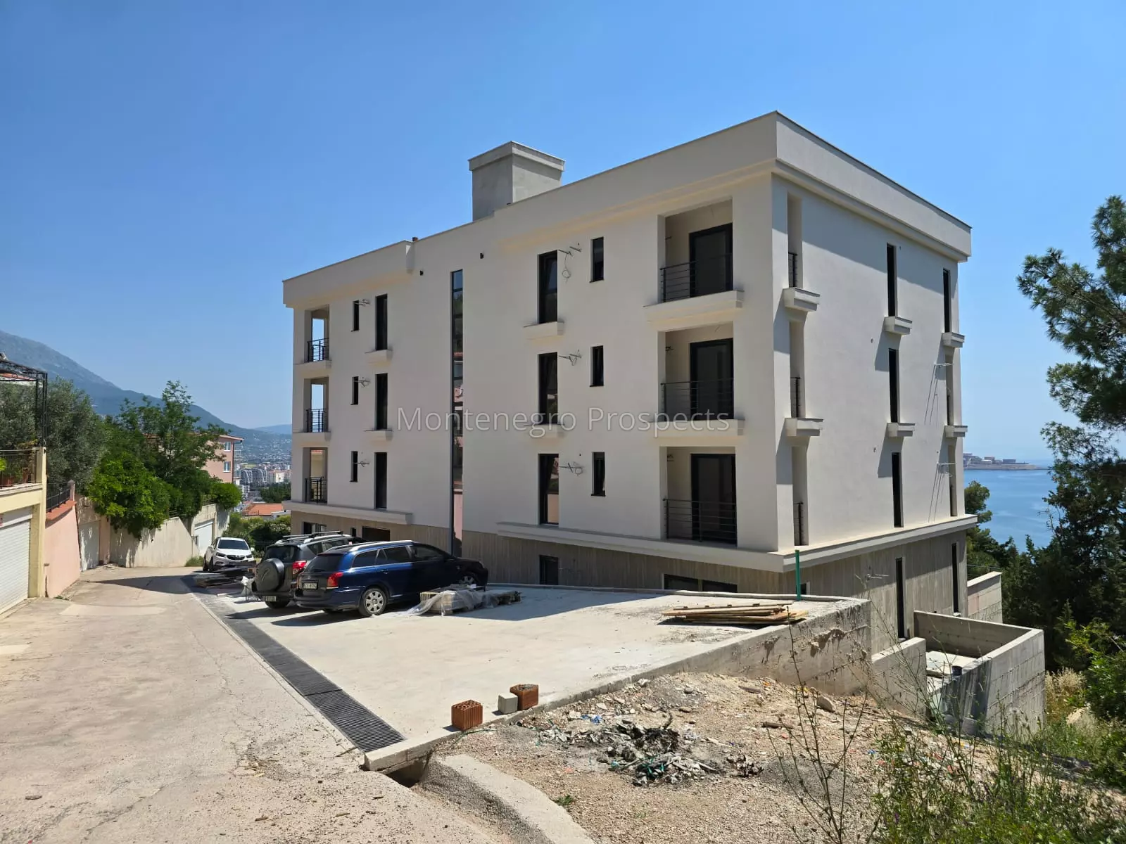 10588 2
