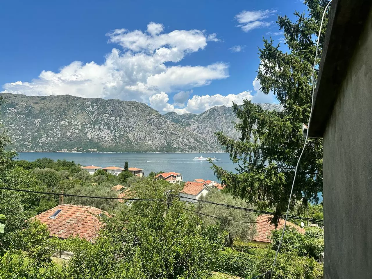 14189 house for renovation kotor 