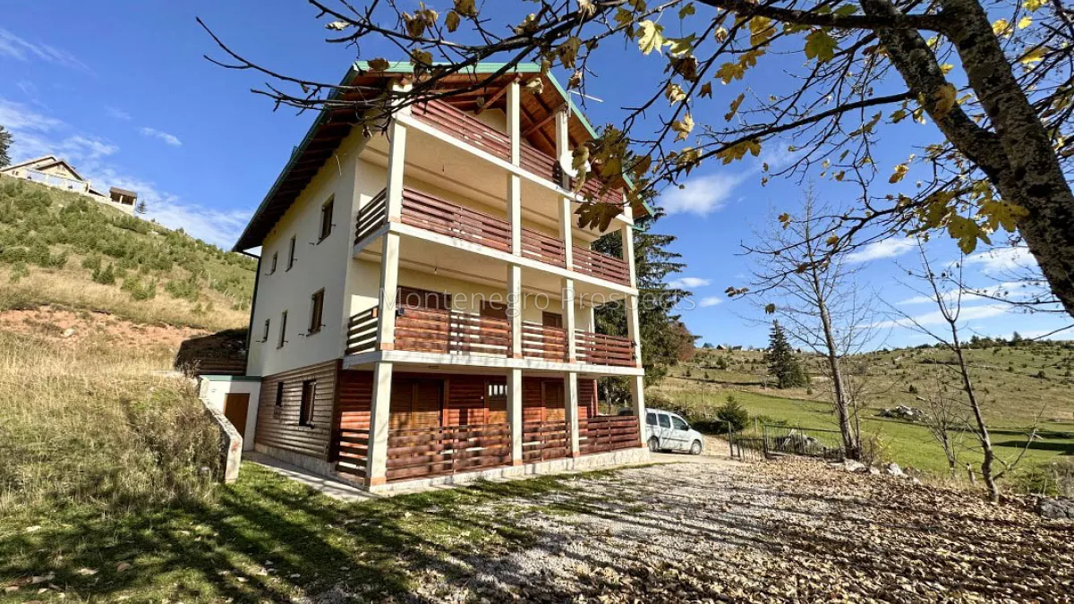 Four large apartments for sale in durmitor national park zabljak 14076 1