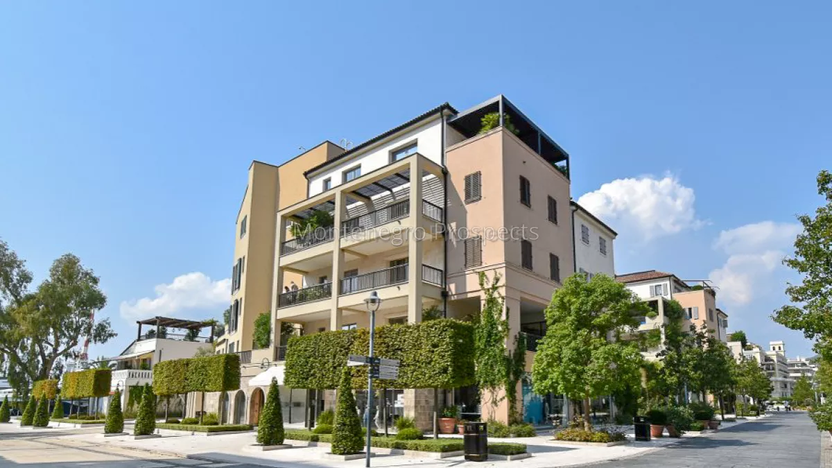 Spacious studio apartment in porto montenegro tivat 13544 4