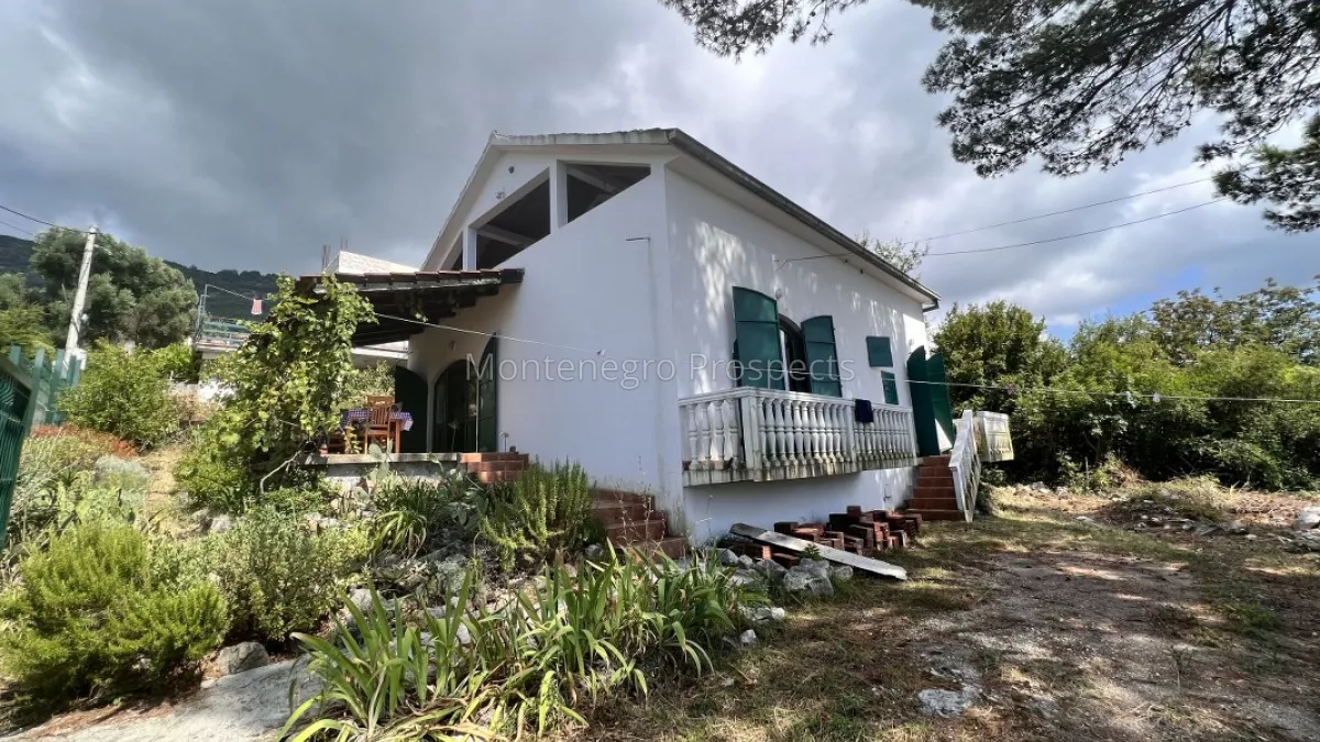 Two level house in kavac kotor bay 13626 8