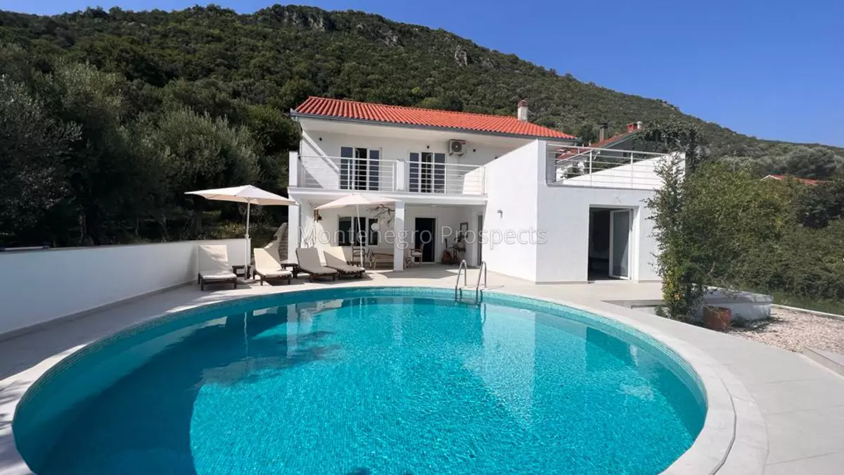 Lovely villa 14151 1 of 1 28