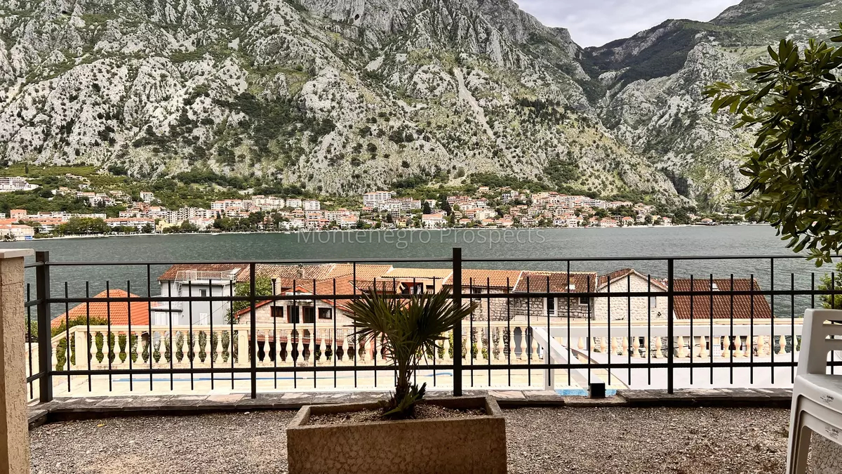 Two bedroom apartment with undisturbed sea views kotor bay 13800 8