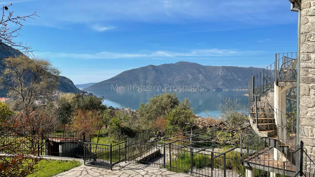 14184 risan stone house 25