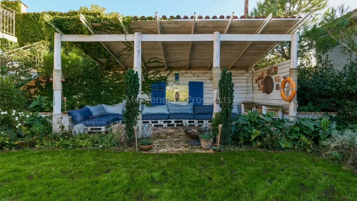 Two bedroom house with beautiful garden in kavac kotor bay 13849 9