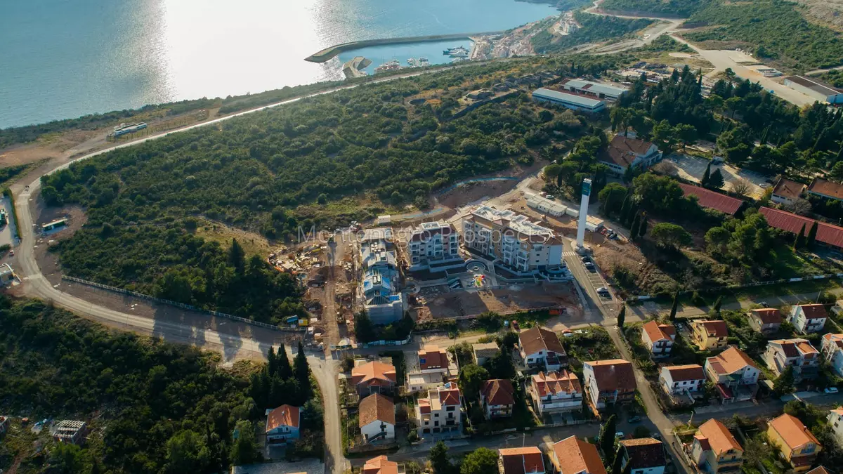 Centrale obeschaet stat centralnym elementom lustica bay 3116 1 15